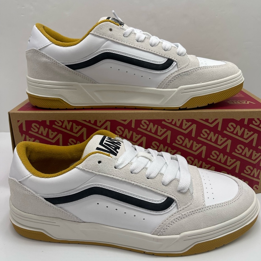 Vans Men’s Hylane
True White/Harvest Gold
VN000D1JEBP Sneakers